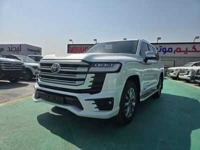 تويوتا لاند كروزر تويوتا لاندكروزر LC300 موديل 2026 فئة VXR محرك 3.5 لتر – اللون الأبيض