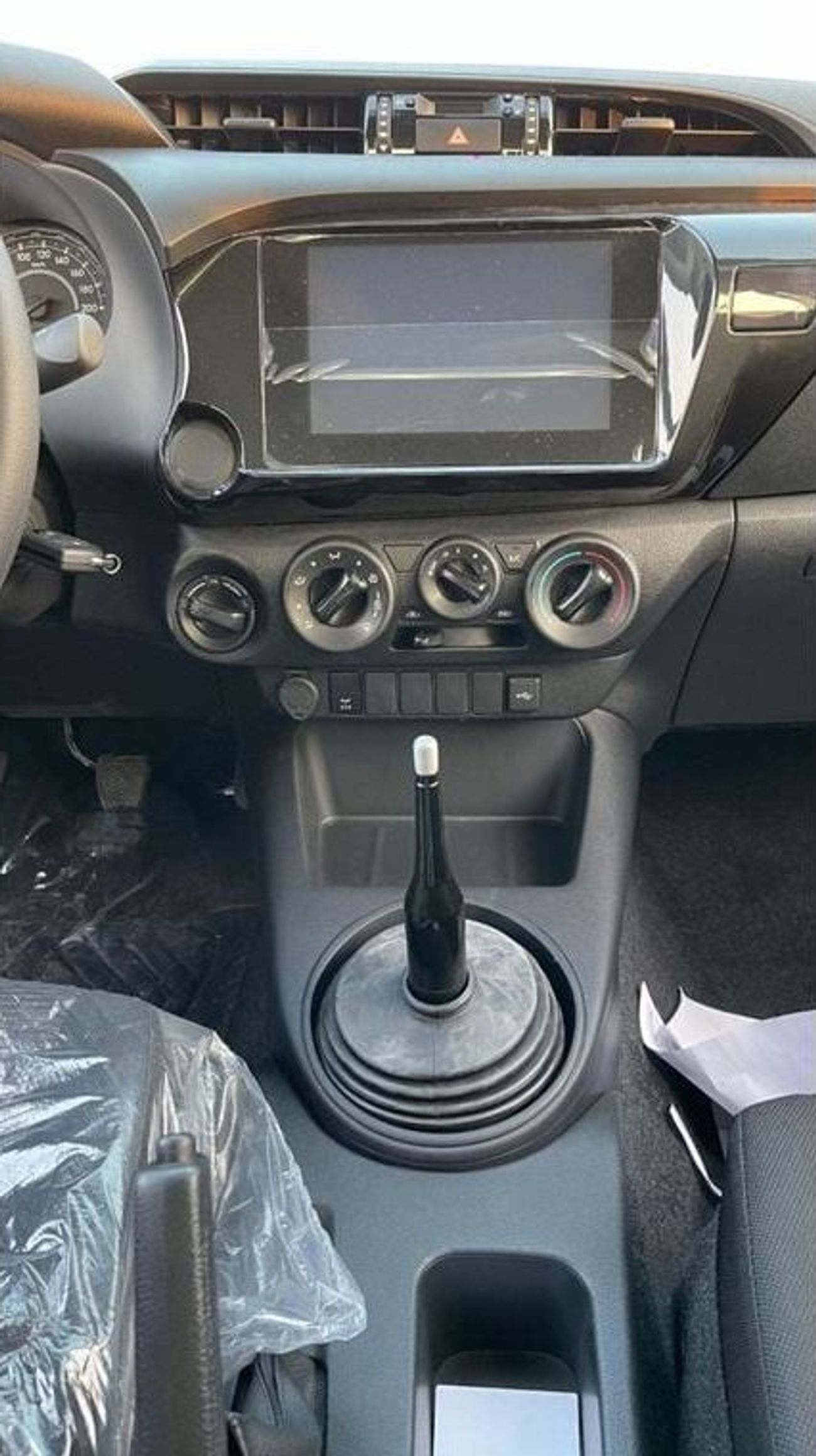 تويوتا هيلوكس GL TOYOTA HILUX 2.4 DC DSL 4x4 MT POWER WINDOWS