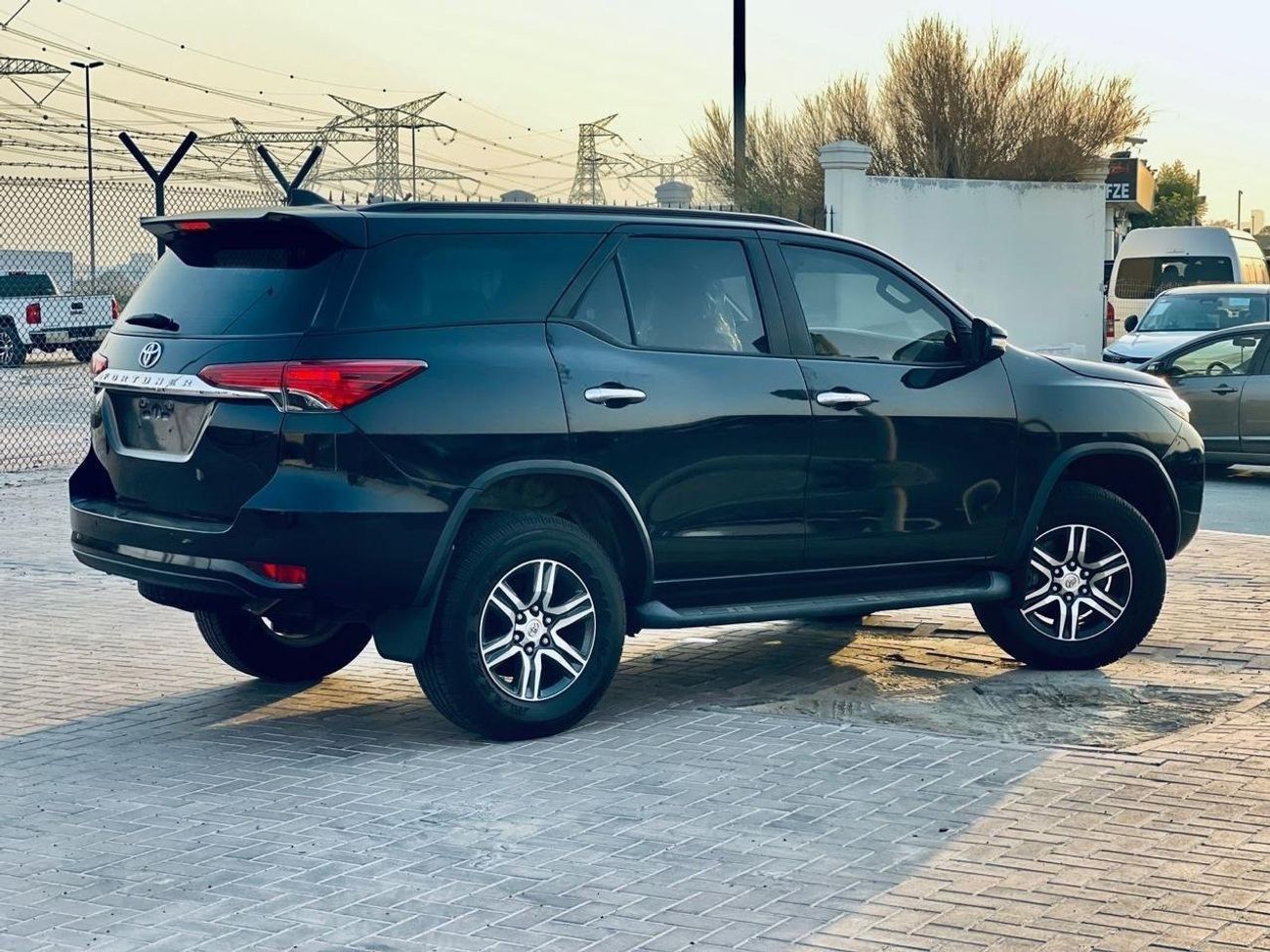 تويوتا فورتونر EXR 2.7L (160 HP) Toyota fortuner V4 2017  2.7