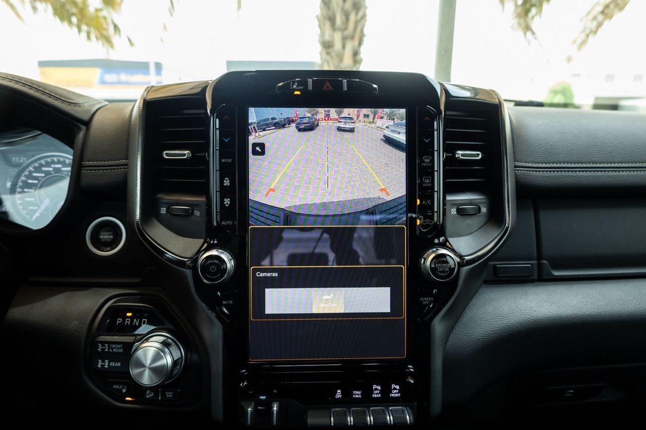 RAM 2500 Power Wagon 6.4L 4WD (5 Seater)