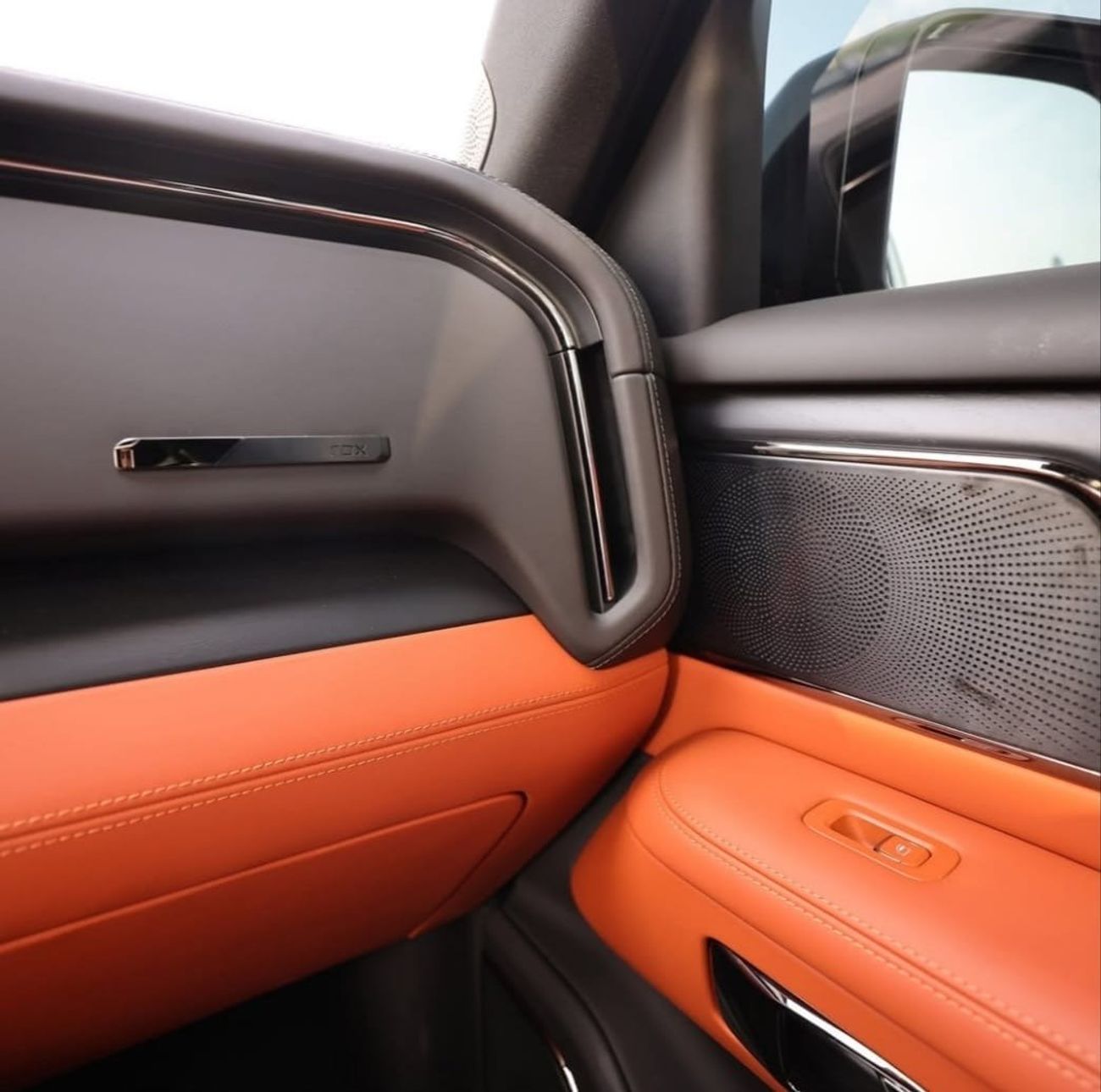 ROX 01 ROX01 2025 – Long Range, 6-Seater VIP Edition