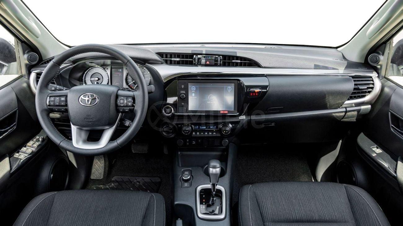 Toyota Hilux  HILUX DC 2.8 DIESEL MHEV AT 4WD | 2-YEAR WARRANTY + SERVICE AVAILABLE | IN-HOUSE FINANCING | 0% DOWN
