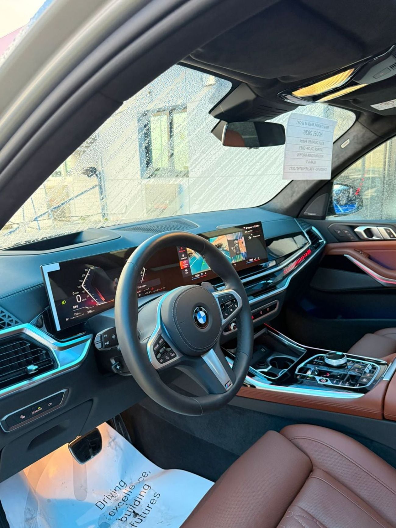 بي أم دبليو X7 The 2026 BMW X7 M60i xDrive is a full-size luxury performance SUV that blends V8 power, advanced tec