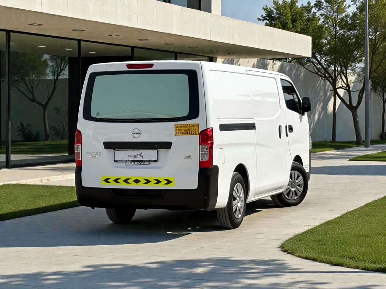 Nissan Urvan 3-Seater Automatic (5-Door)
