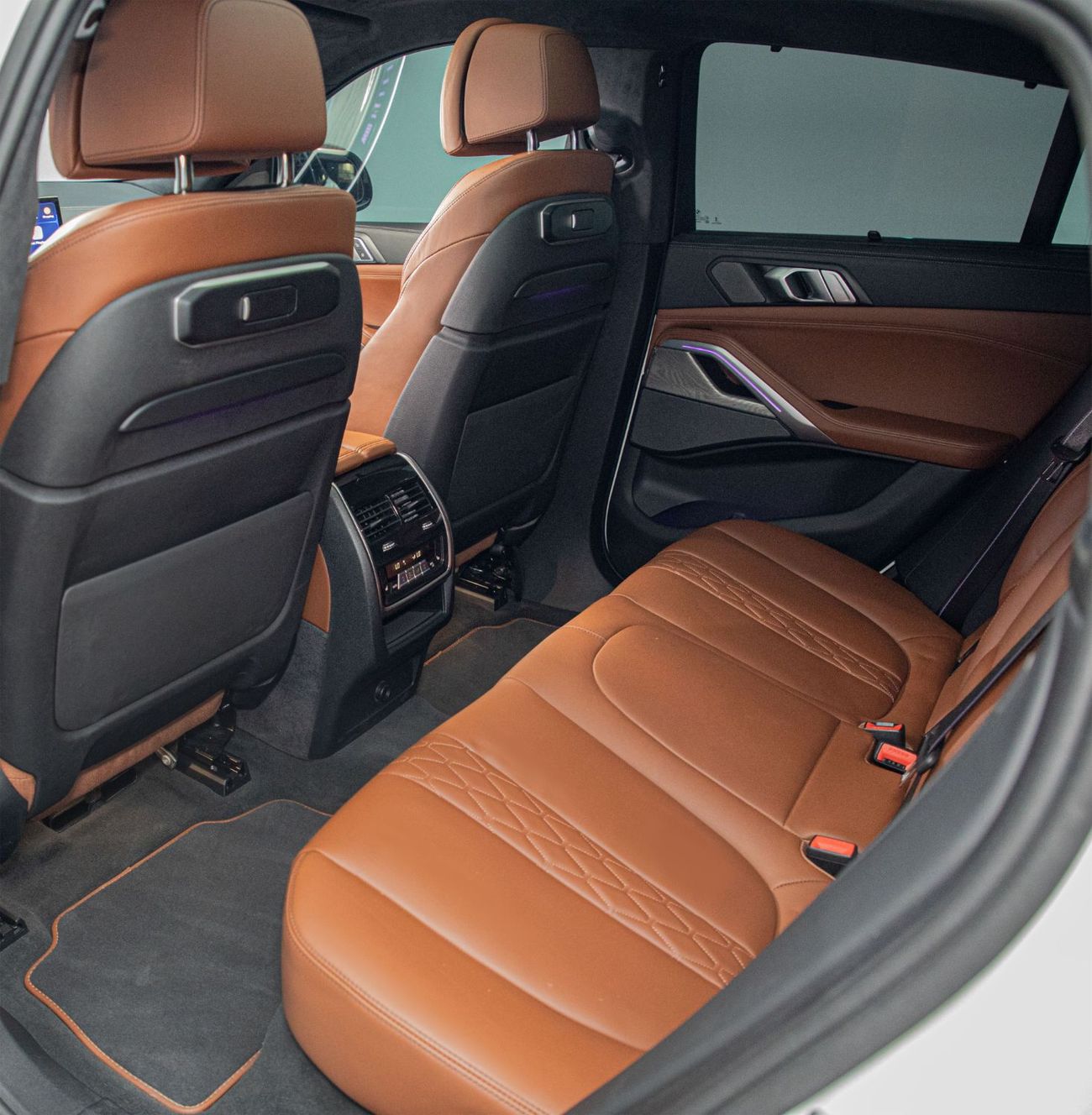 بي أم دبليو X6 M60i M-Sport