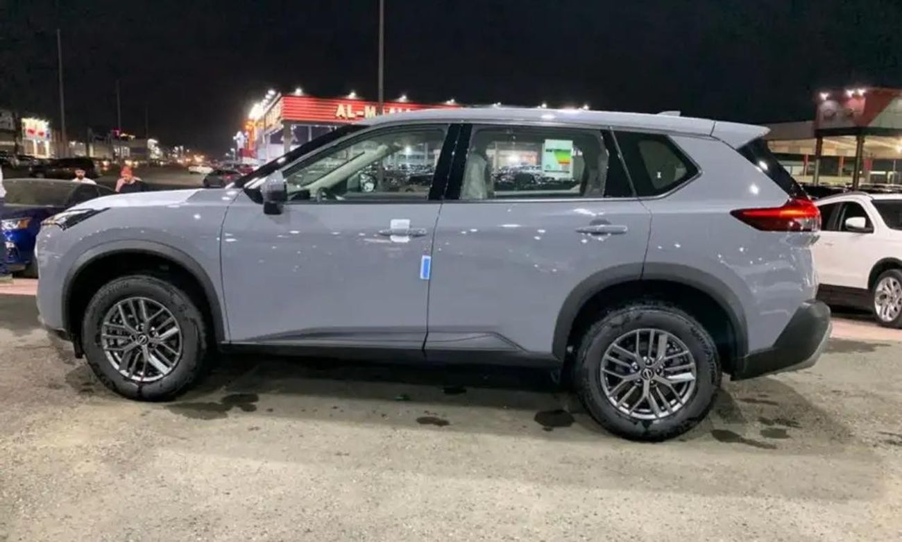 نيسان إكس تريل 2500 cc 4 cylinder gasoline engine Automatic