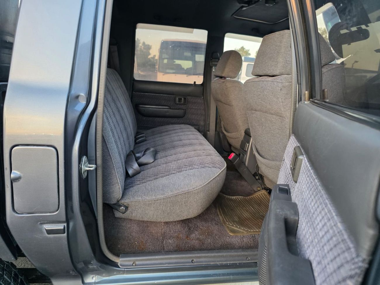 Toyota Hilux TOYOTA HILUX PICKUP RHD 1992 MODEL 2.8 L DIESEL MANUAL(PM11077)