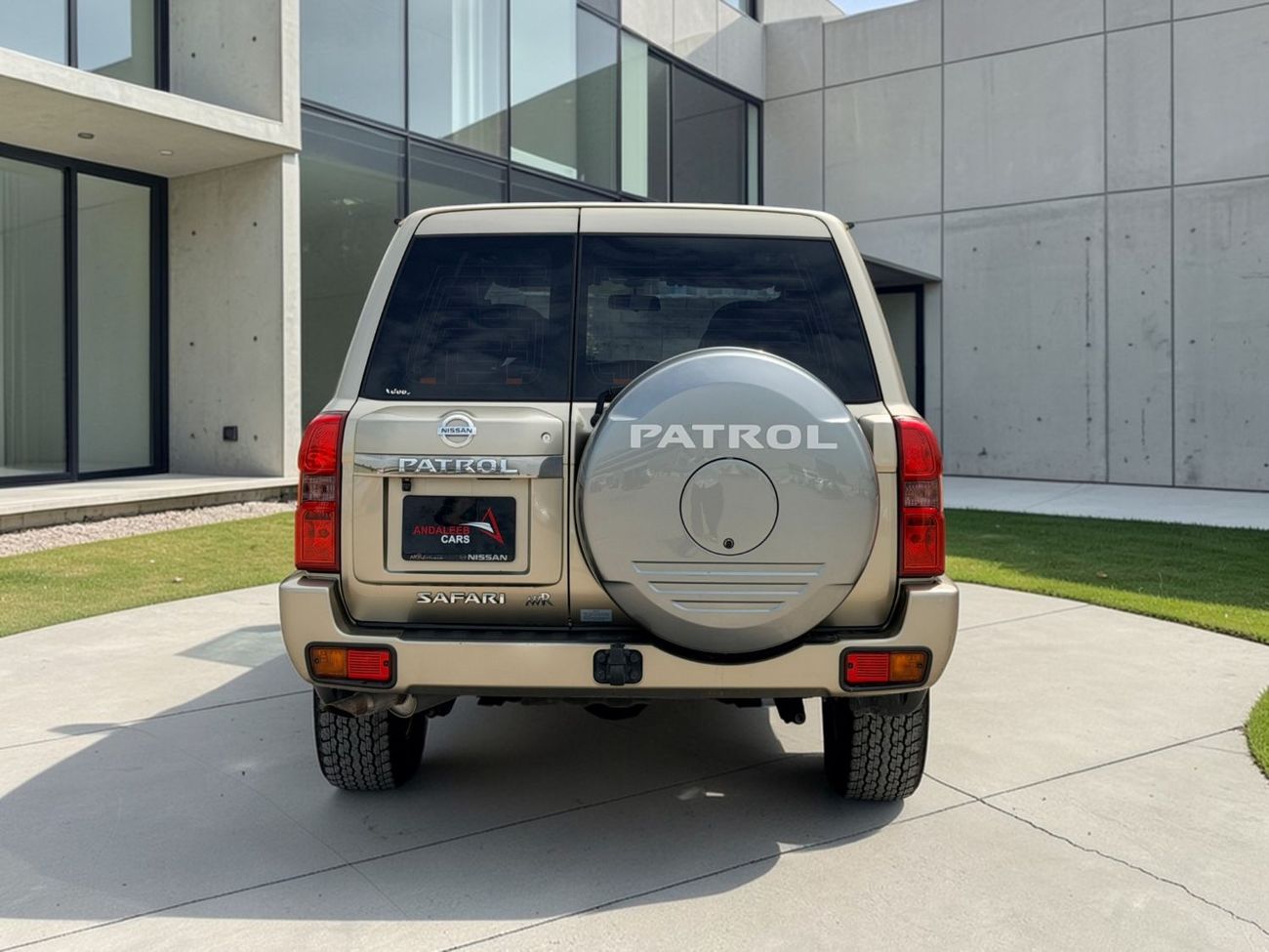 Nissan Patrol Safari Safari 4.8L A/T NISSAN PATROL SAFARI | 4.8L V6 | 2022 | GCC SPECS | AED 2,399 PER MONTH