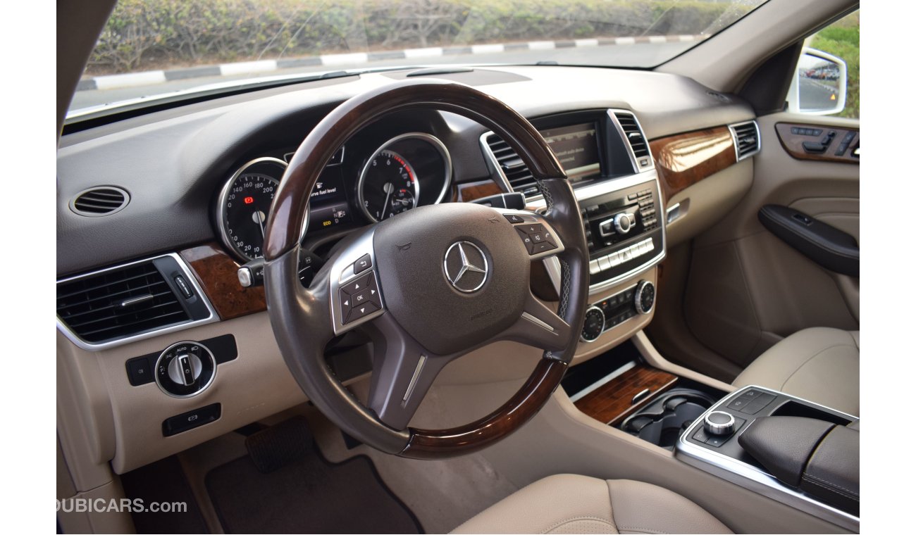 Mercedes-Benz ML 400 2015 - GCC Specs - FSH - Under Warranty - Low Mileage -Immaculate Condition