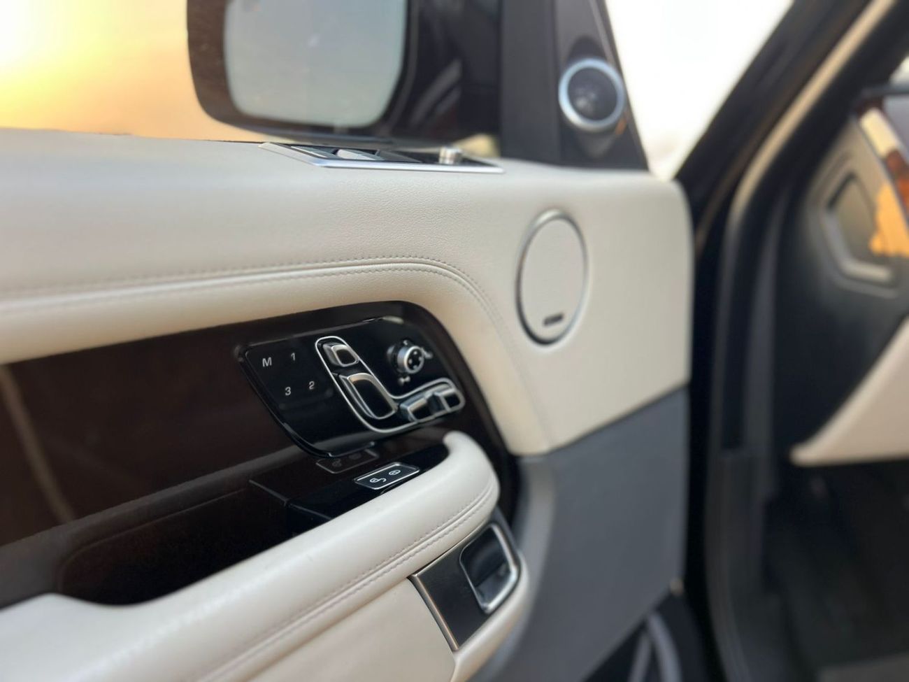 لاند روفر رينج روفر 2020 Land Rover - Range Rover Vogue HSE - 3.0L V6 Full Option Very Well Maintained -