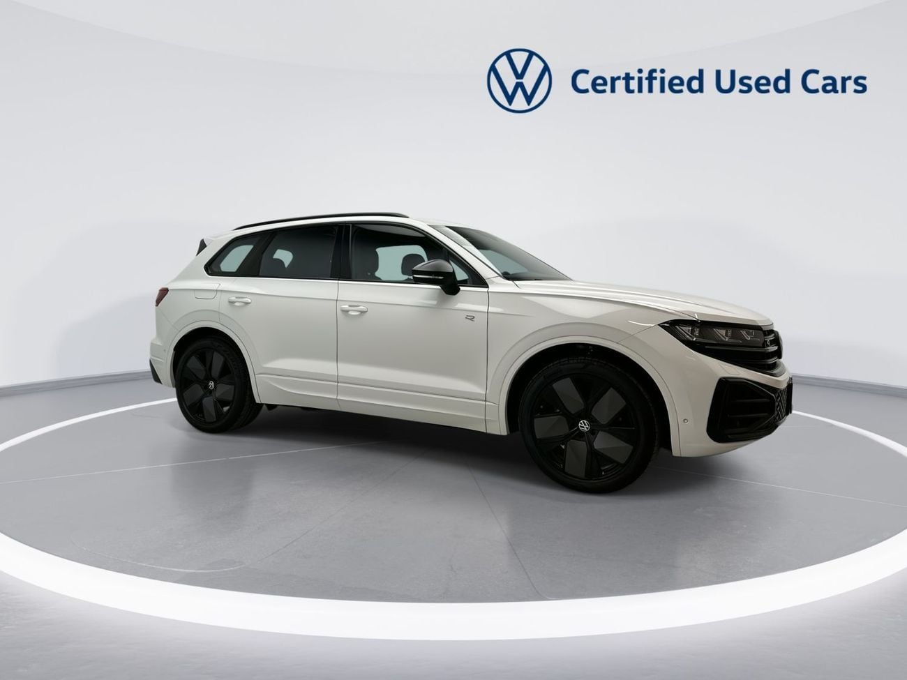 فولكس واجن طوارق Touareg R-Line + (Ref#00130) - 42,100 AED SAVINGS from New Car