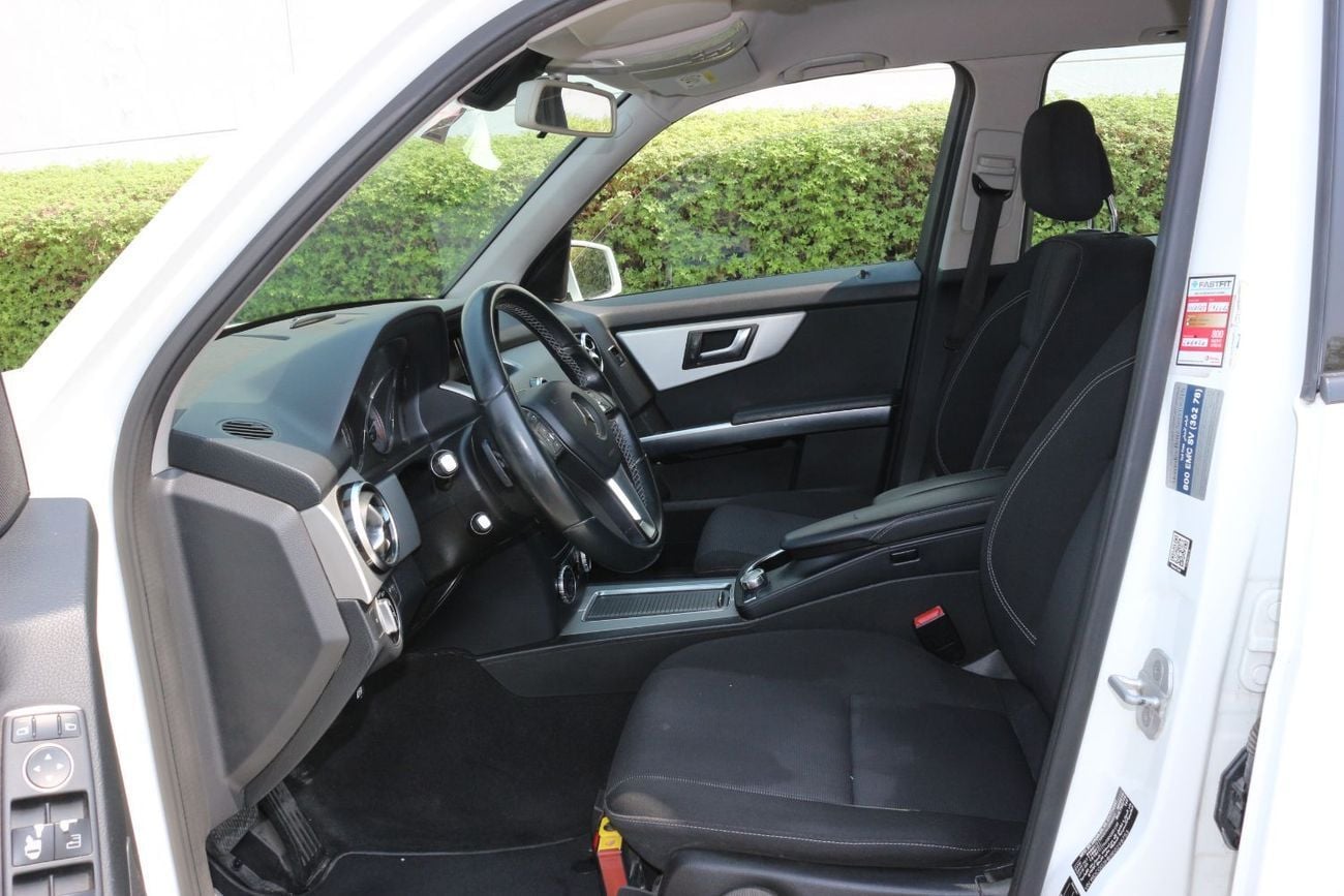 Mercedes Benz GLK 250 Std 2.0L MERCEDES GLK250 MODEL 2014 GULF SPACE FULL AUTO