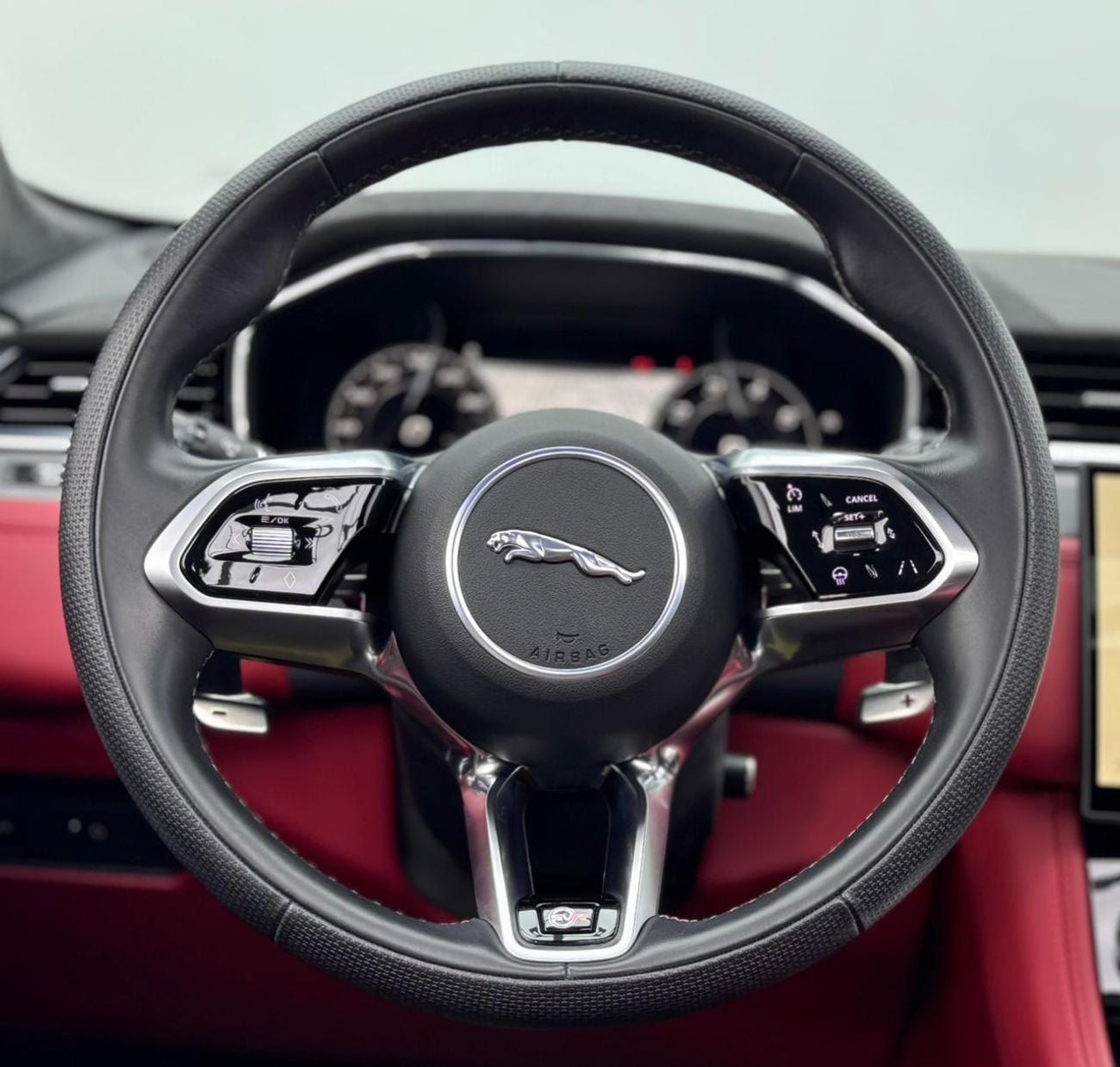 Jaguar F Pace SVR 5.0L 2023 Jaguar F-Pace SVR, Jaguar Warranty+Service Contract+Full Service History, GCC