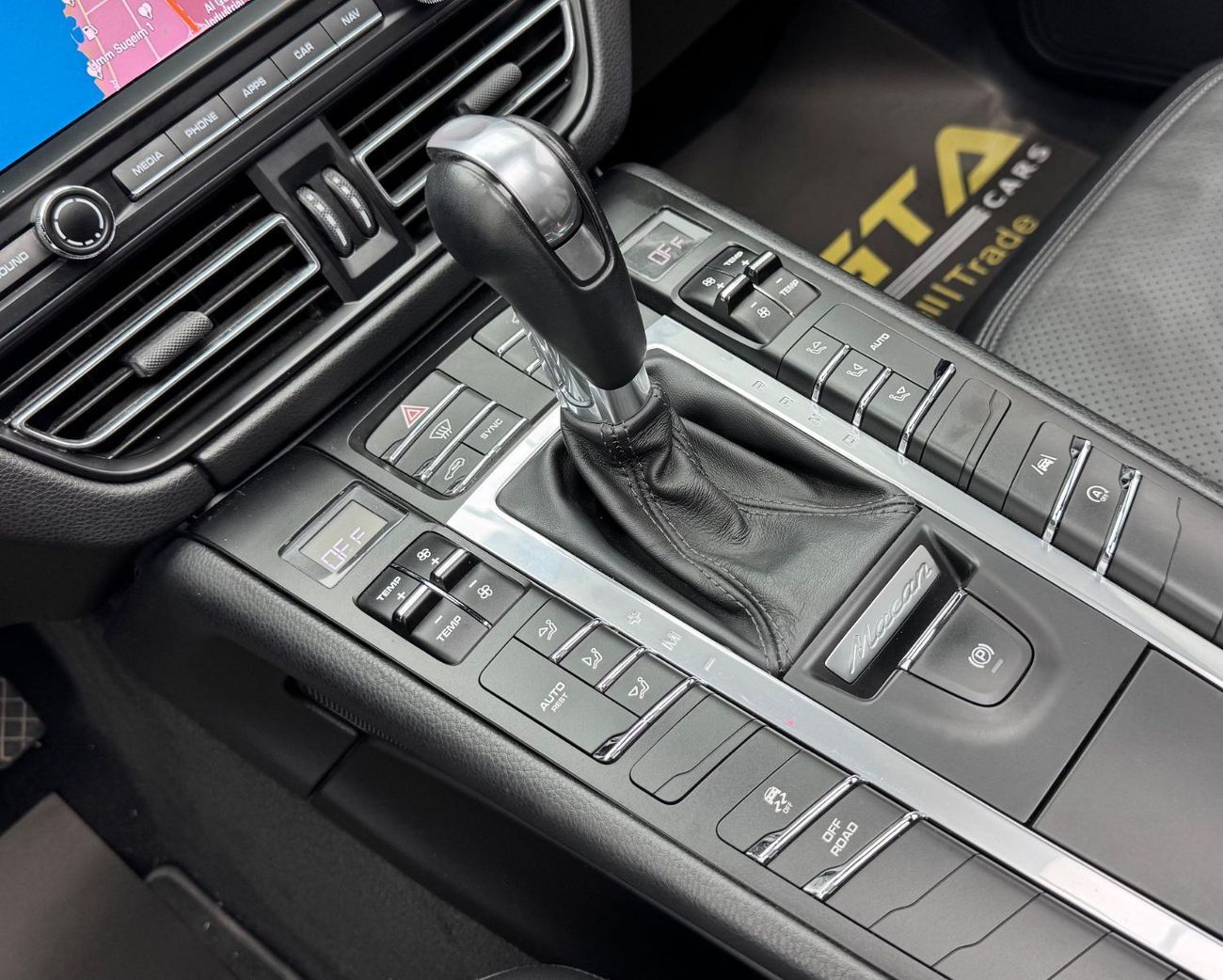 Porsche Macan Std 2.0L (252 HP) 2019 Porsche Macan, Full Porsche Service history, Warranty, Excellent Condition, L