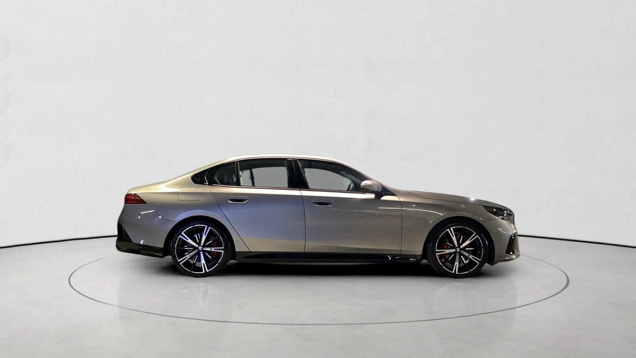 بي أم دبليو 520i M Sport Pro | شامل الضمان | 0 ﺪﻔﻋﺓ ﺃﻮﻟﻯ