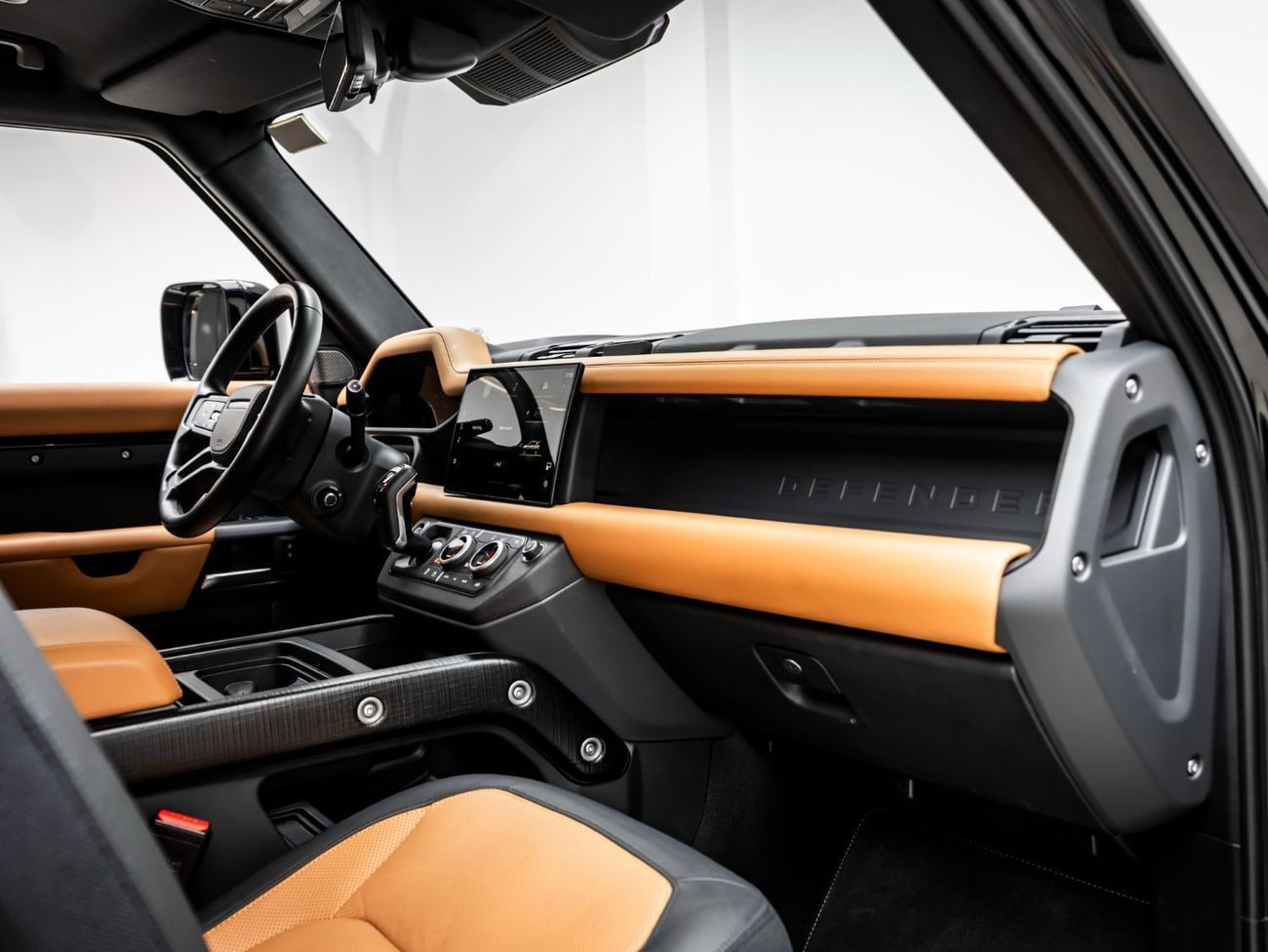 لاند روفر ديفندر P400 110 X 3.0L (5 Seater)