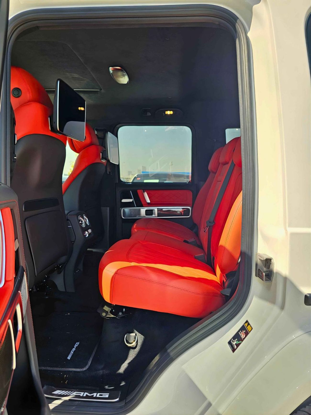 مرسيدس بنز G 63 AMG MERCEDES BENZ G63 AMG BITURBO / 4.0L V8 PETROL/360* CAMERA/SUNROOF WIHT LEATHER SEATS (CODE # G63BT)