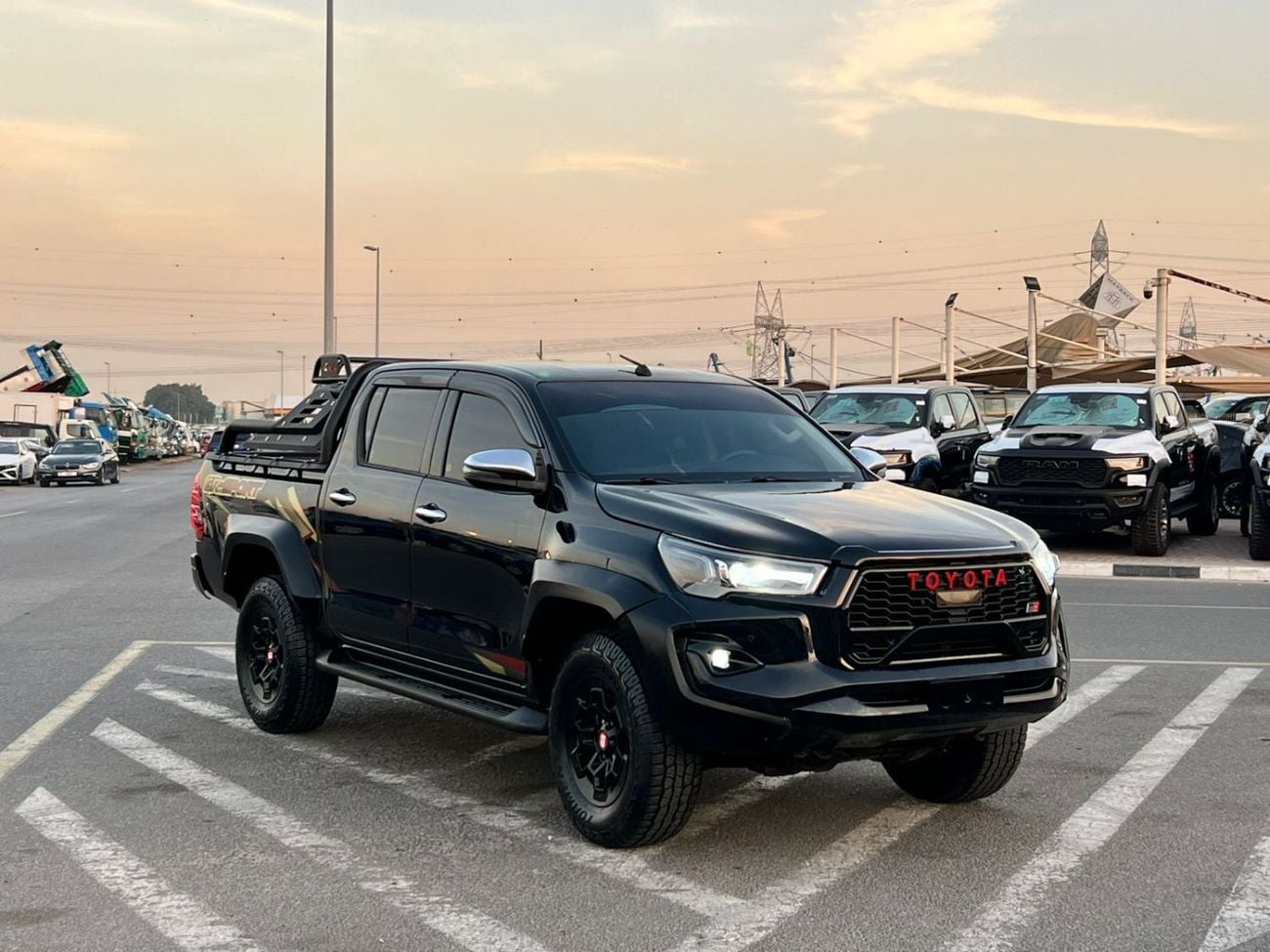 Toyota Hilux SGLX 2021 Toyota Hilux Black Edition - Trunk Cover - 2.7L V4 - GCC - AWD 4x4 - Rear Camera - Le