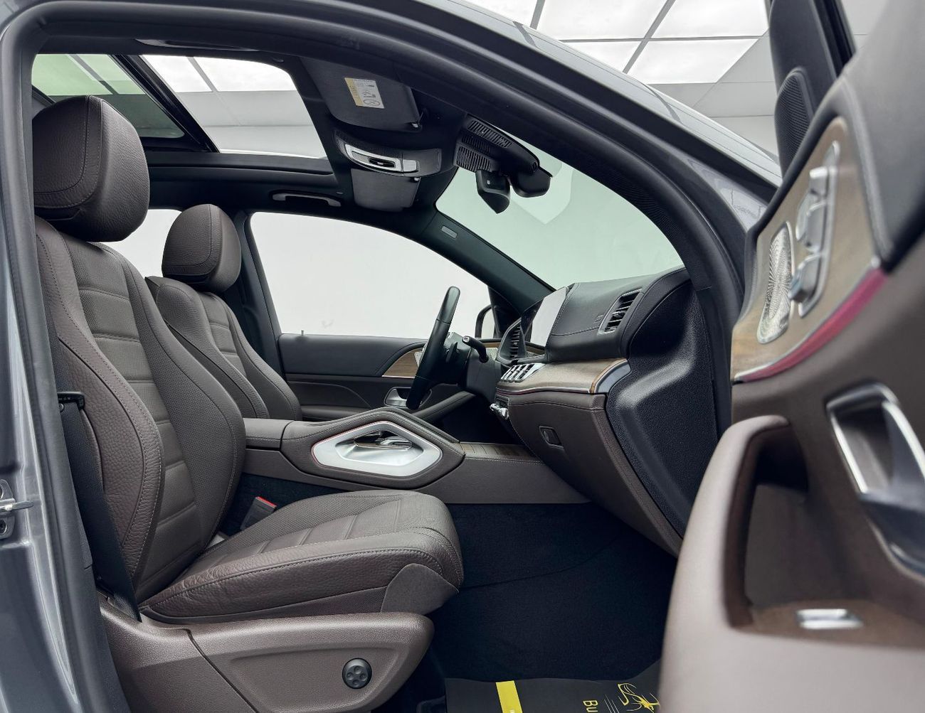 مرسيدس بنز GLE 450 4MATIC 2023 Mercedes Benz GLE450 AMG 4MATIC, 2028 MB Warranty, 2027 MB Service Pack, Very Low Km, GC