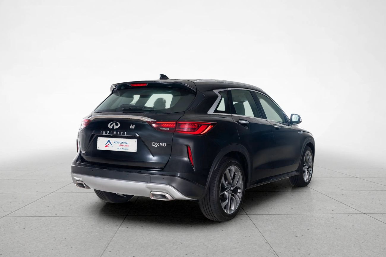 إنفينيتي QX50 LUXE 2.0