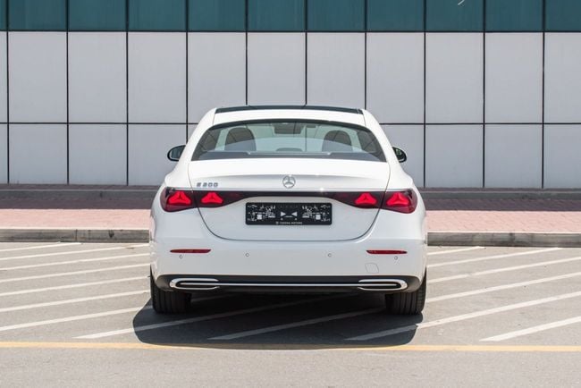 Mercedes-Benz E-Class, миниатюра 24