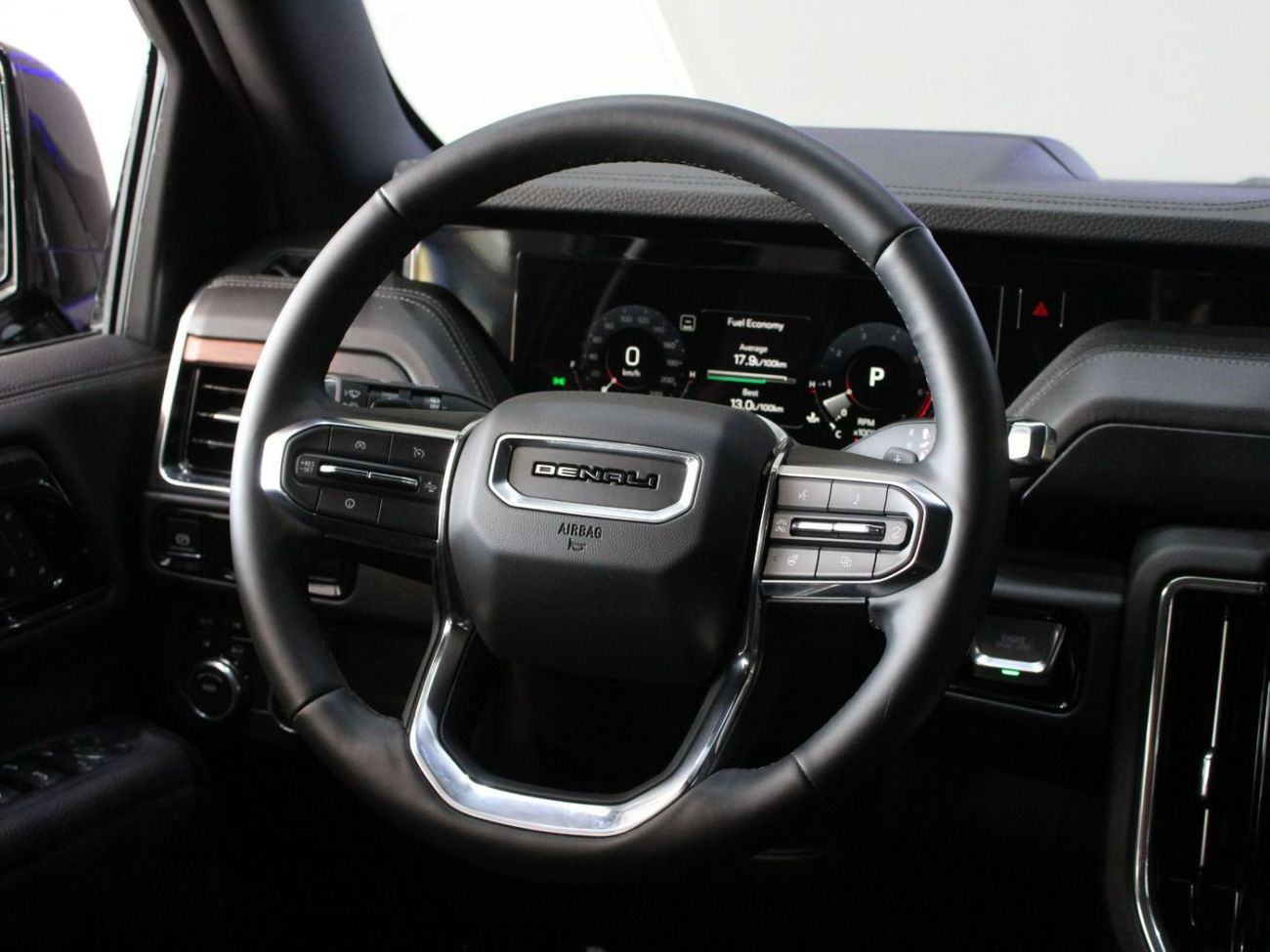 جي أم سي يوكون 6.2 V8 Denali (AWD)