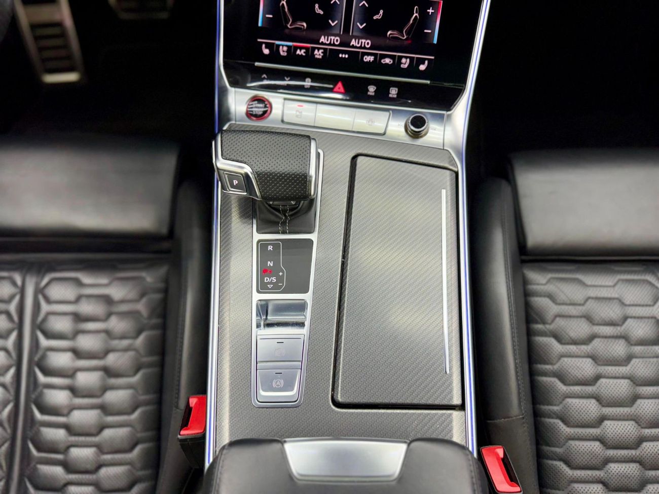 أودي RS6 2023 Audi RS6 Quattro Sportback, Warranty, Fully Loaded, Low Kms, Carbon Fiber Package, 600HP