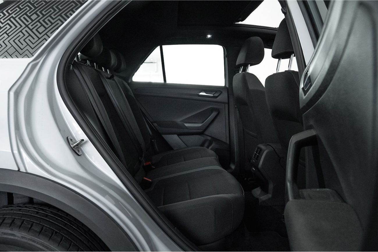 فولكس واجن T ROC Sport Black Edition / Full Service History / Warranty