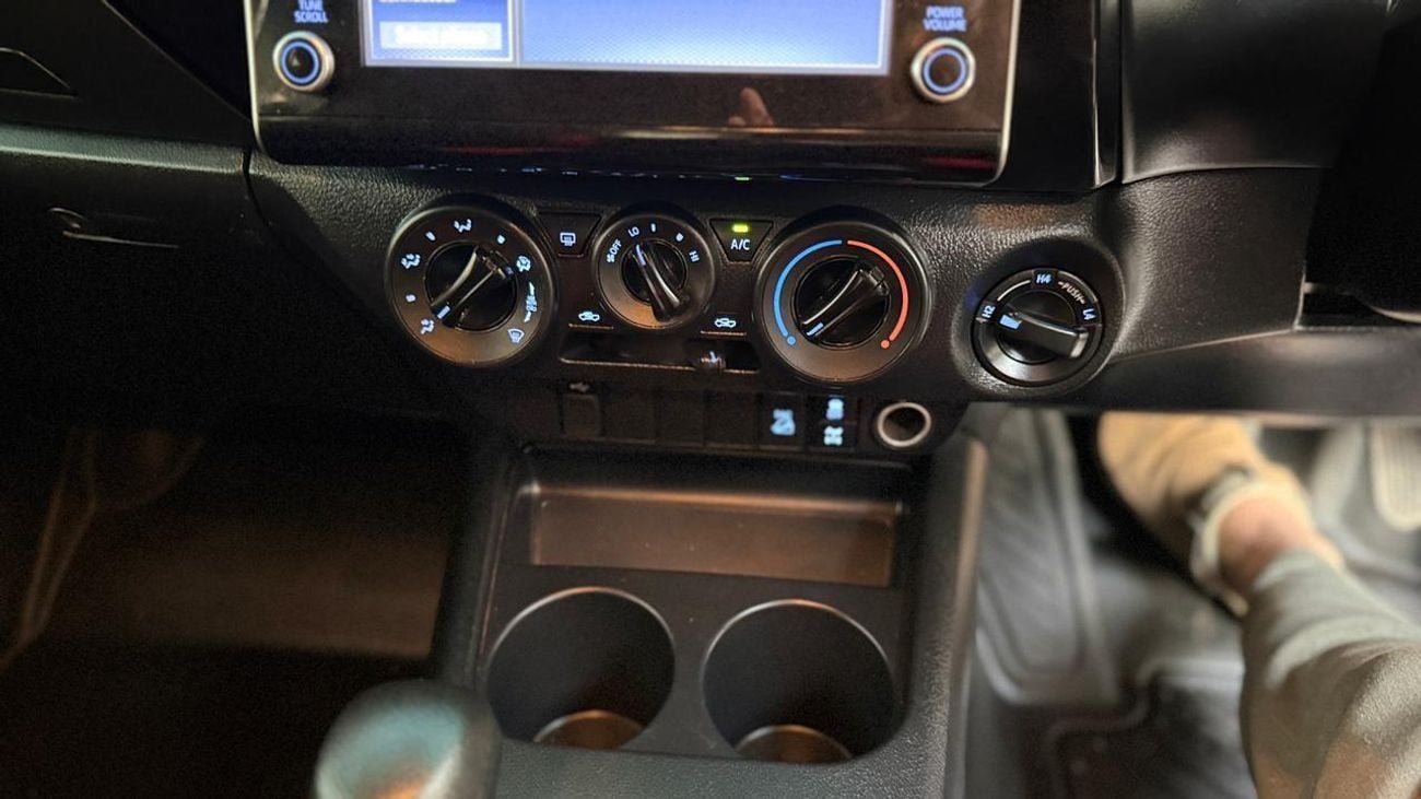 تويوتا هيلوكس OFF-ROAD MODIFIED | DOUBLE CABIN | HEAVY FRONT BUMPER | POWER SEATS | 2.8L | AUTOMATIC | 2022 | SNOR