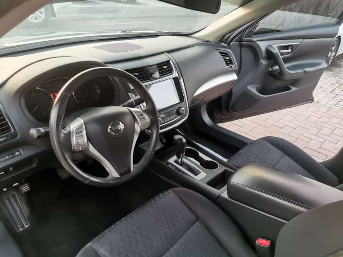 Nissan Altima SV Very good condition inside and outside