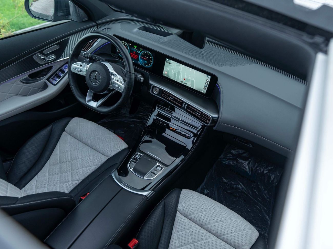 Mercedes-Benz EQC 400 AED 3,145 PM • EQC 400 PREMIUM PLUS • OFFICIAL MERCEDES BENZ GARGASH WARRANTY UNTIL 2026