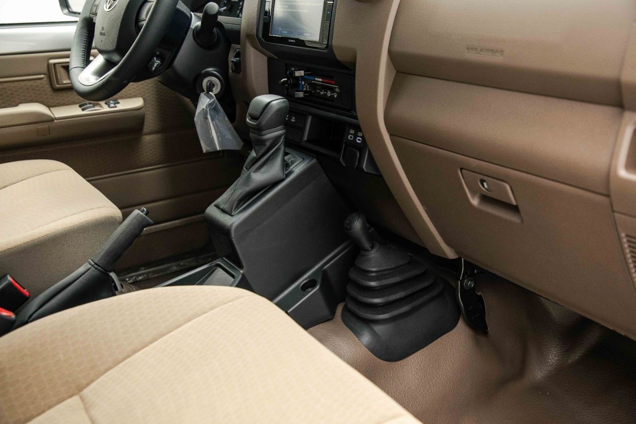 Toyota Land Cruiser Pick Up  4.0L - Beige Inside Beige | Export Only