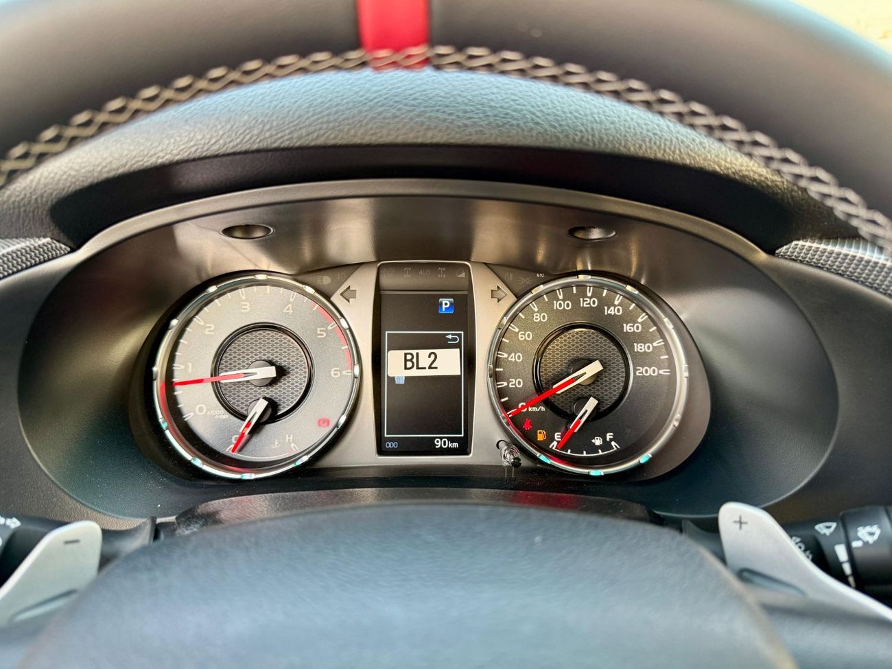 تويوتا هيلوكس TOYOTA HiLUX GR 2.8 DiESEL FuLL 2025 WHiTE