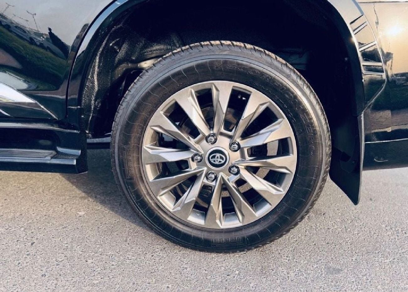 Toyota Land Cruiser 2020 Model Facelift to LC300 2025 Shape Exterior and Interior Both Car is very Clean and Perfect Con