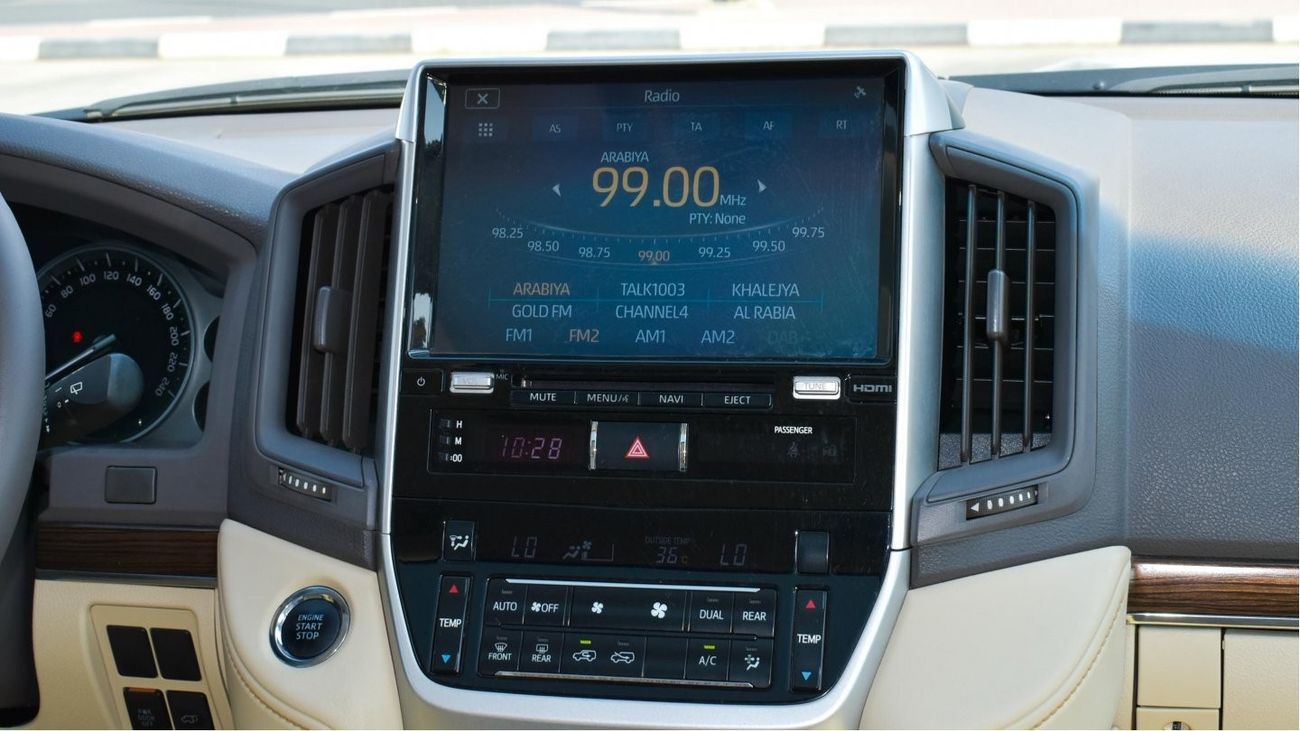 Toyota Land Cruiser GXR Grand Touring V8