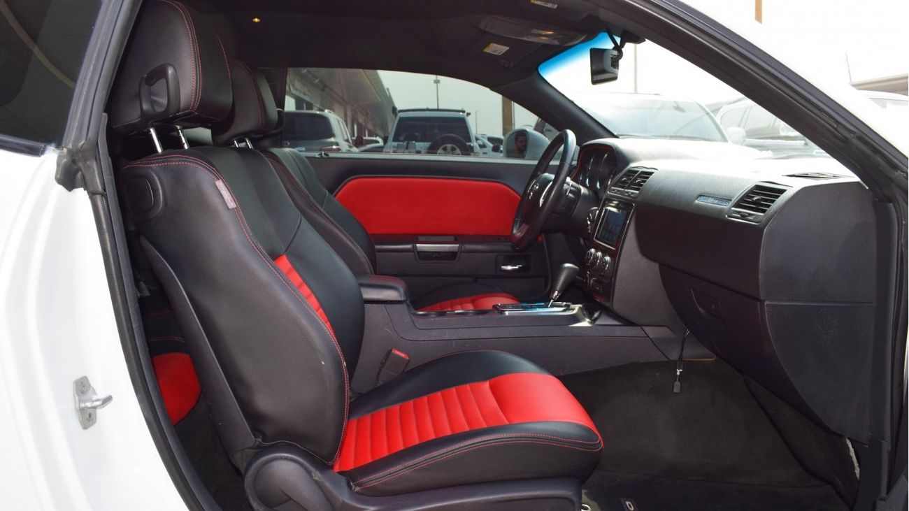 Used Dodge Challenger With SRT8 body kit 2013 for sale in Abu Dhabi 455525