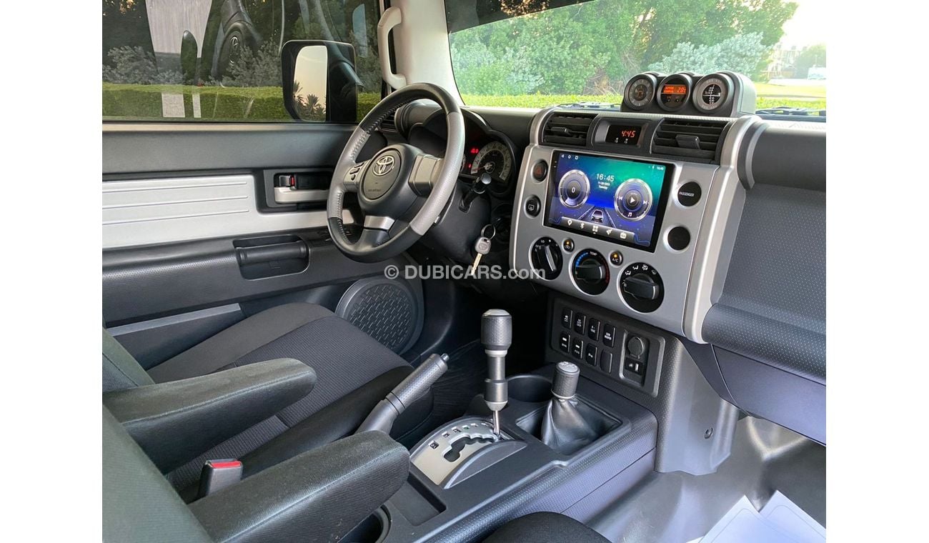 Toyota FJ Cruiser Toyota FG CRUISER  2009 GCC FULL OPTION ORIGINAL PAINT NO ACCIDENT