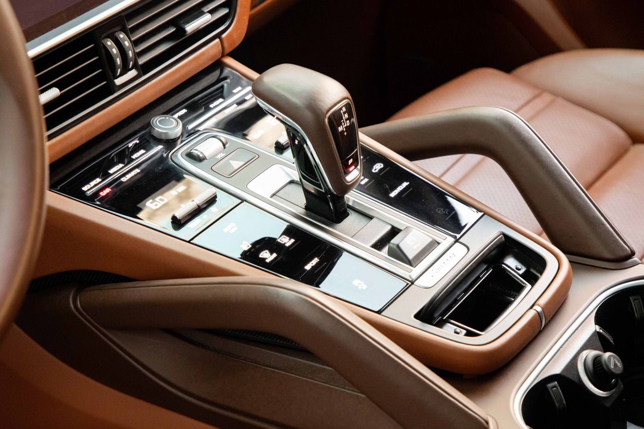 Porsche Cayenne PLATINUM EDITION Cayenne | 5,484 P.M | 0% Downpayment | Platinum Edition!