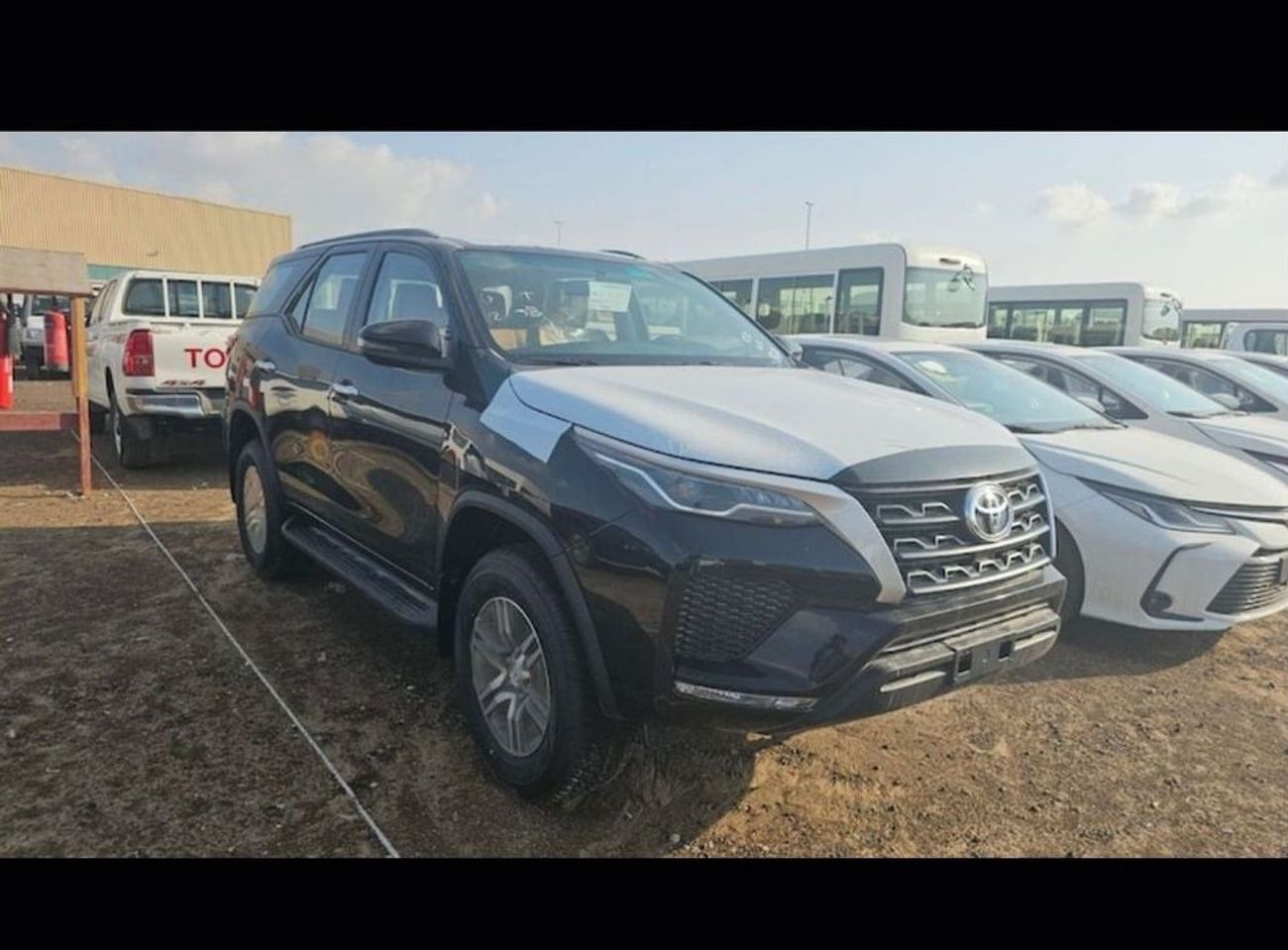 تويوتا فورتونر EXR 2.7L (160 HP) TOYOTA FORTUNER 2.7L PETROL AUTO WD 2025