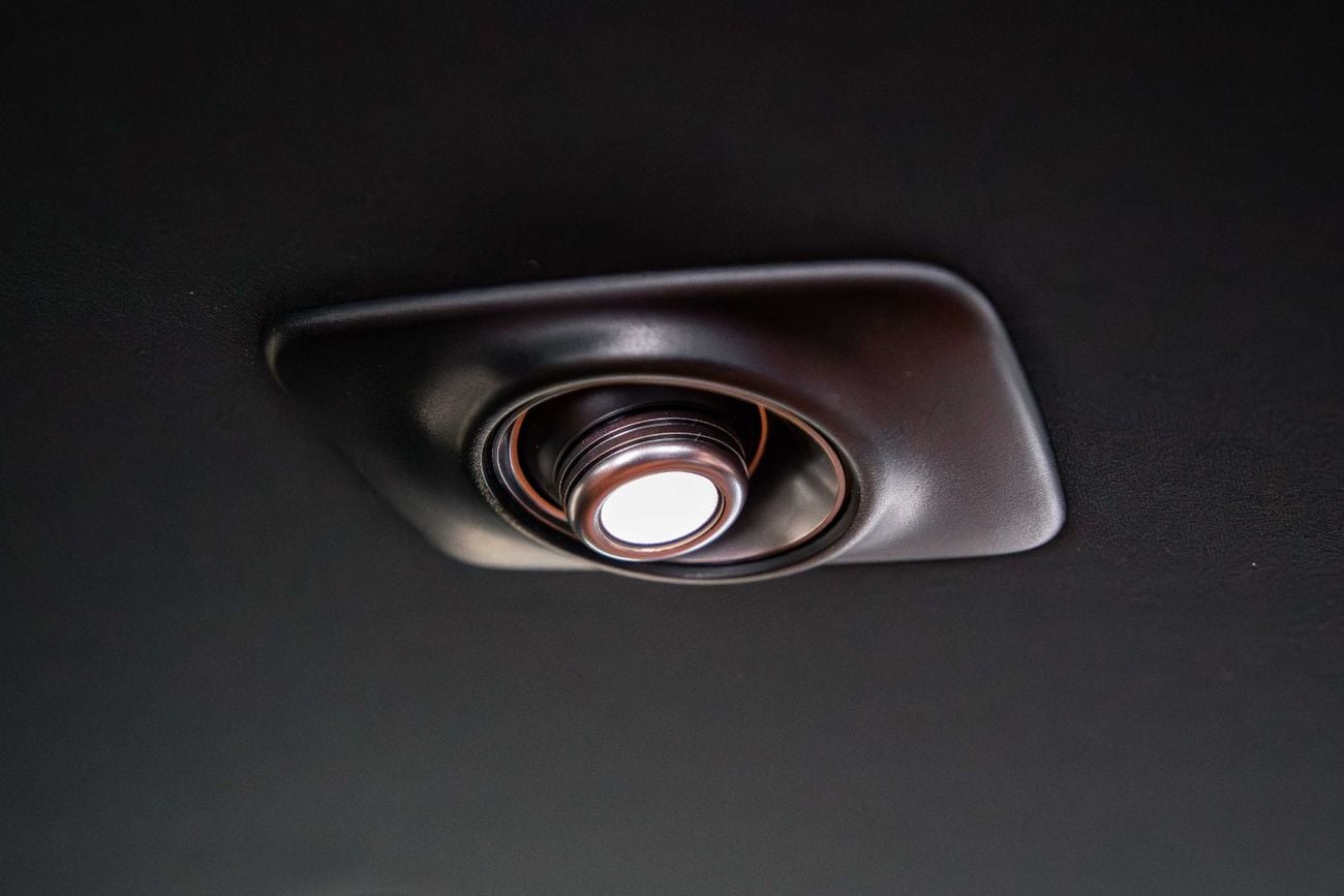 لكزس LX 700h VIP 3.5L - Graphite Black Inside VIP Sun Flair | Export Only