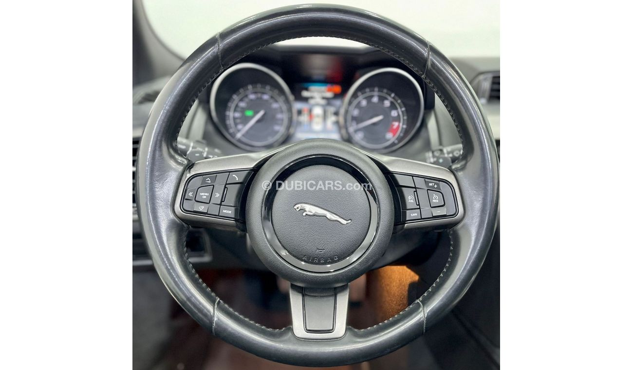 Jaguar F Type Std 2015 Jaguar F-Type, Full Service history, Warranty, GCC