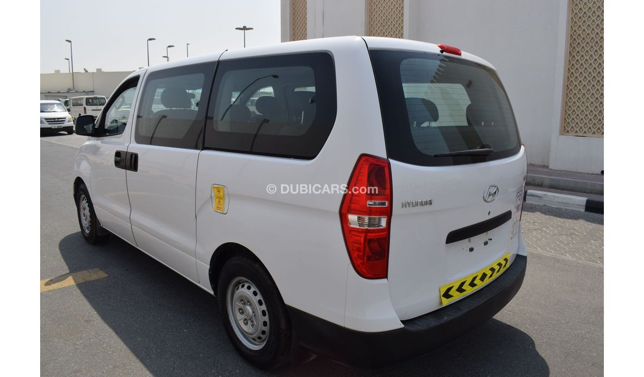 Hyundai H-1 Std Hyundai H-1 Van 12 seater, Model:2015. Excellent condition