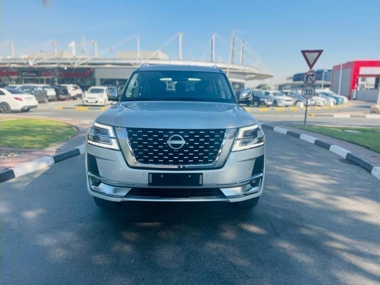 Nissan Patrol V8 PLATINUM 2024 0KM (Export)