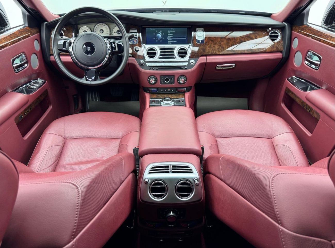 Rolls-Royce Ghost Std 6.6L 2011 Rolls-Royce Ghost, Full Service History, GCC