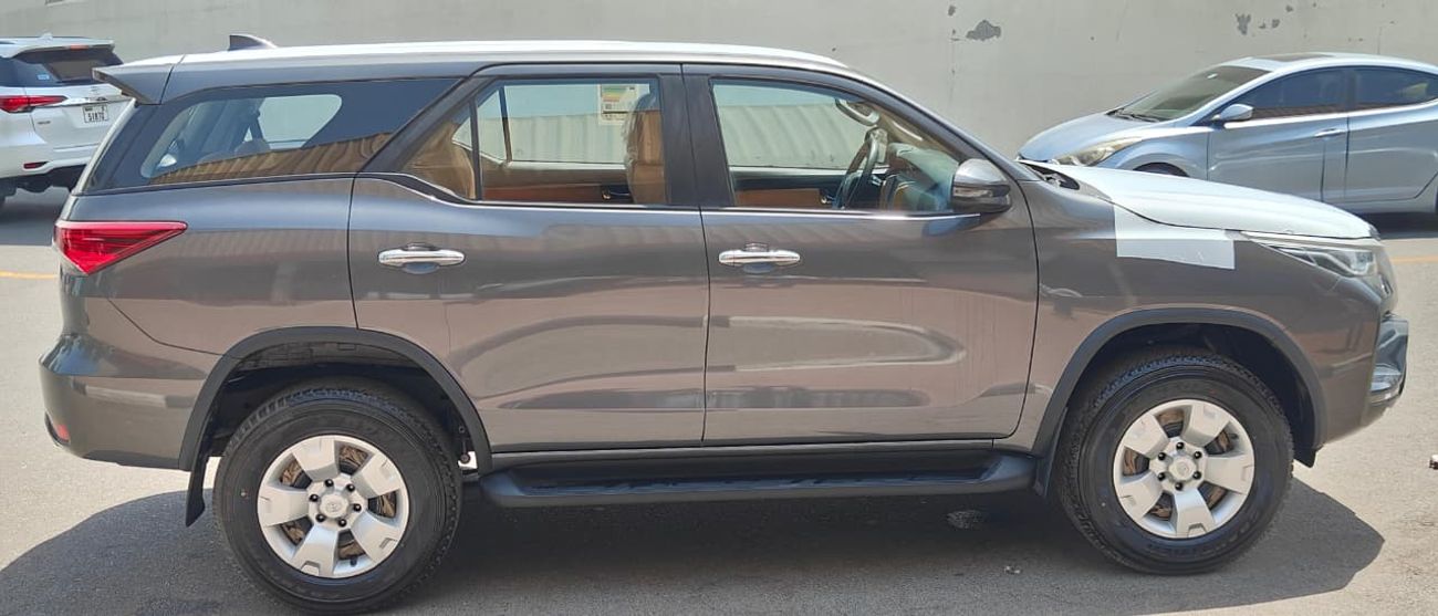 Toyota Fortuner 2024 Toyota Fortuner SR5 7-Seater 2.4L 4-Cyl Turbo Diesel A/T 4x4 Export Only