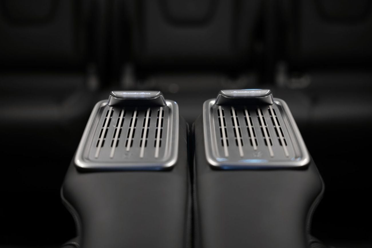Mercedes Benz V300 AVANTGARDE Genuine Mercedes-Benz  VIP Captain's Seats | 2 Years International Warranty