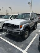 Toyota Land Cruiser 70 LX 4.0 L V6