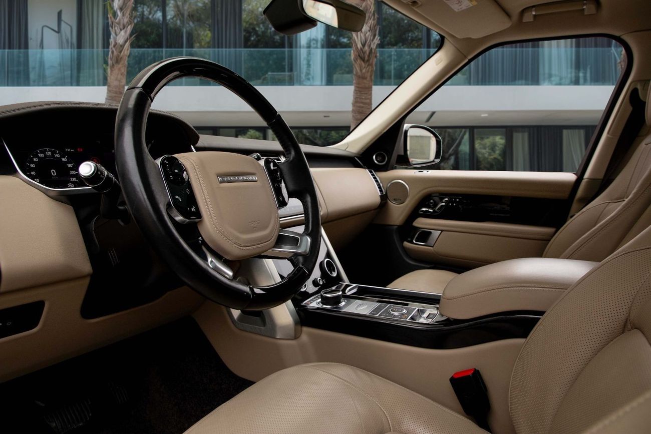 Land Rover Range Rover Vogue | 3,917 P.M  | 0% Downpayment | Agency Warranty | Ultra Low KM!