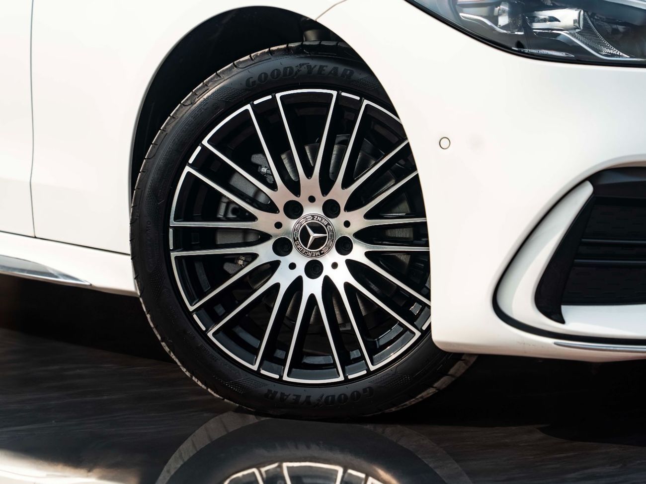 Mercedes-Benz C 200 Premium 2.0L