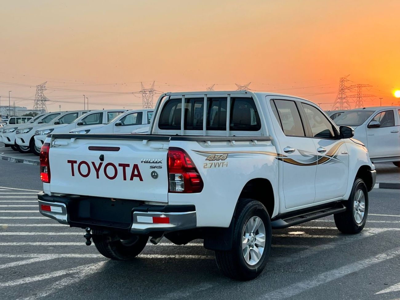 Toyota Hilux 2016 Toyota Hilux SR5 Premium Full Option - 2.7L V4 - 4x4 AWD - Rear CAM & AC - big Body - 116000 Km